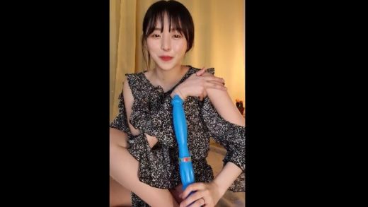 Korean girl showed interest in blue dildo