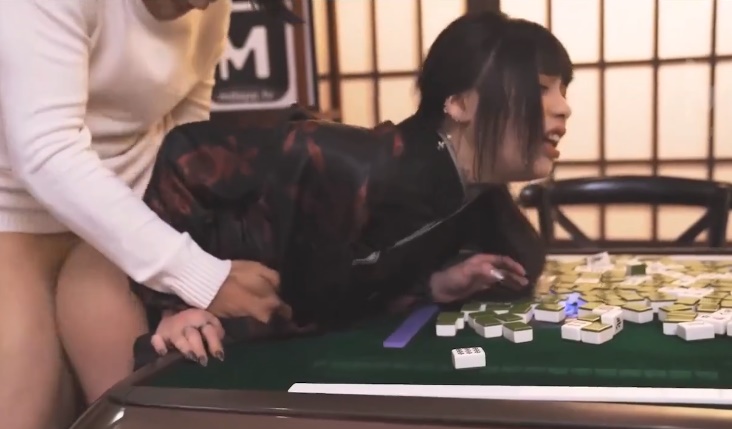 Play mahjong in private room with beautiful chinese girl